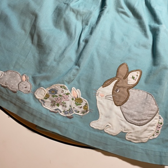 Baby Boden corduroy egg bluish green bunny rabbit Easter spring pinafore dress - Picture 2 of 6